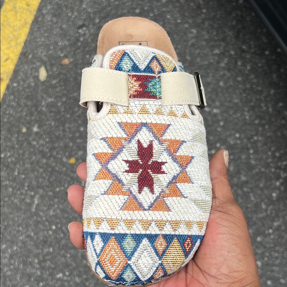 Aztec Patterned Slip-On Sandals - Picture 3 of 3